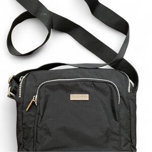 BAGGALLINI excellent condition bag, great for travel or everyday.